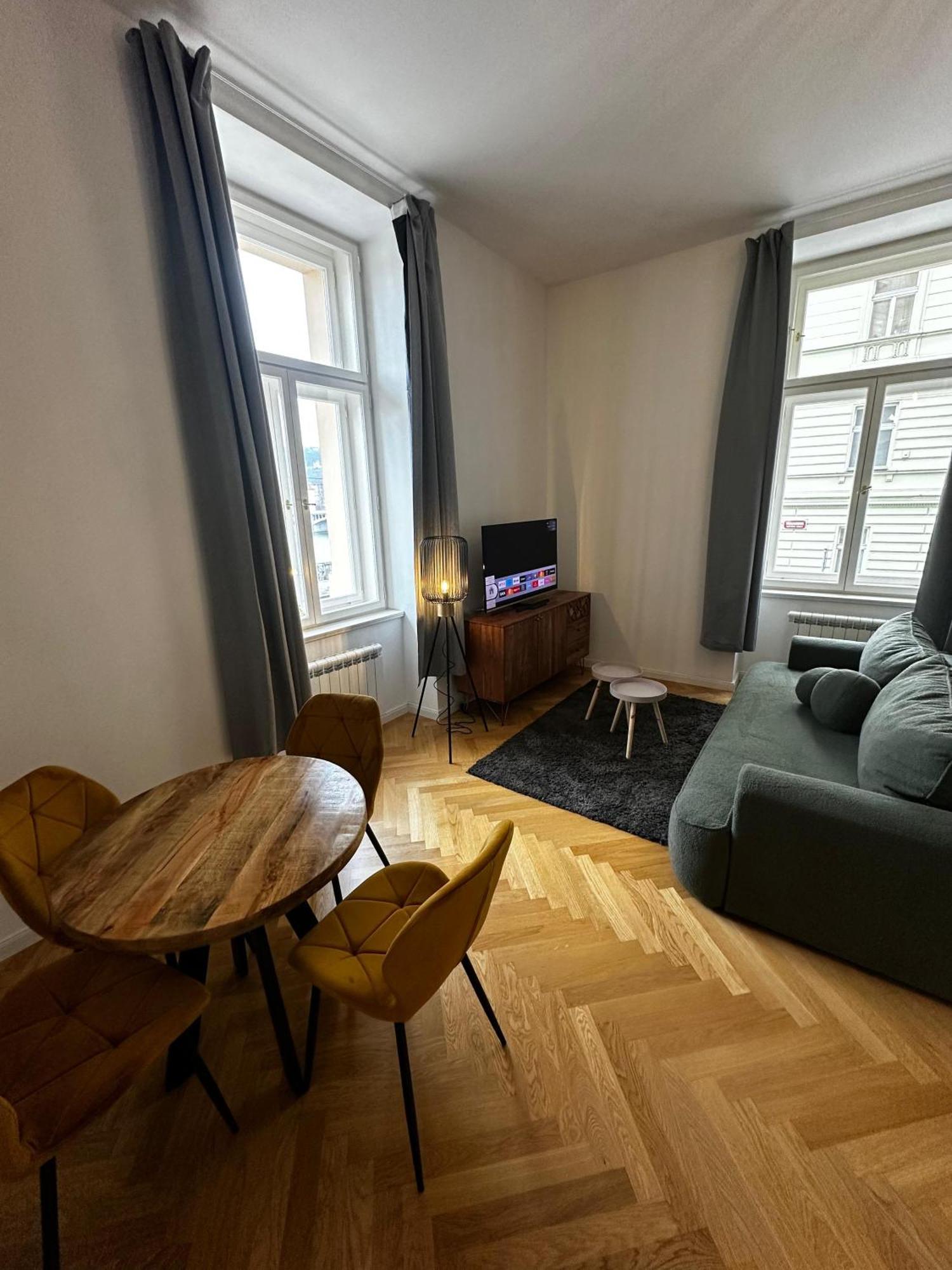 Rasinovo Nabrezi - Riverside Residence Прага Екстериор снимка