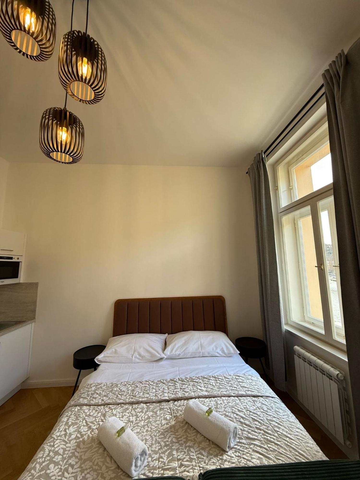 Rasinovo Nabrezi - Riverside Residence Прага Екстериор снимка