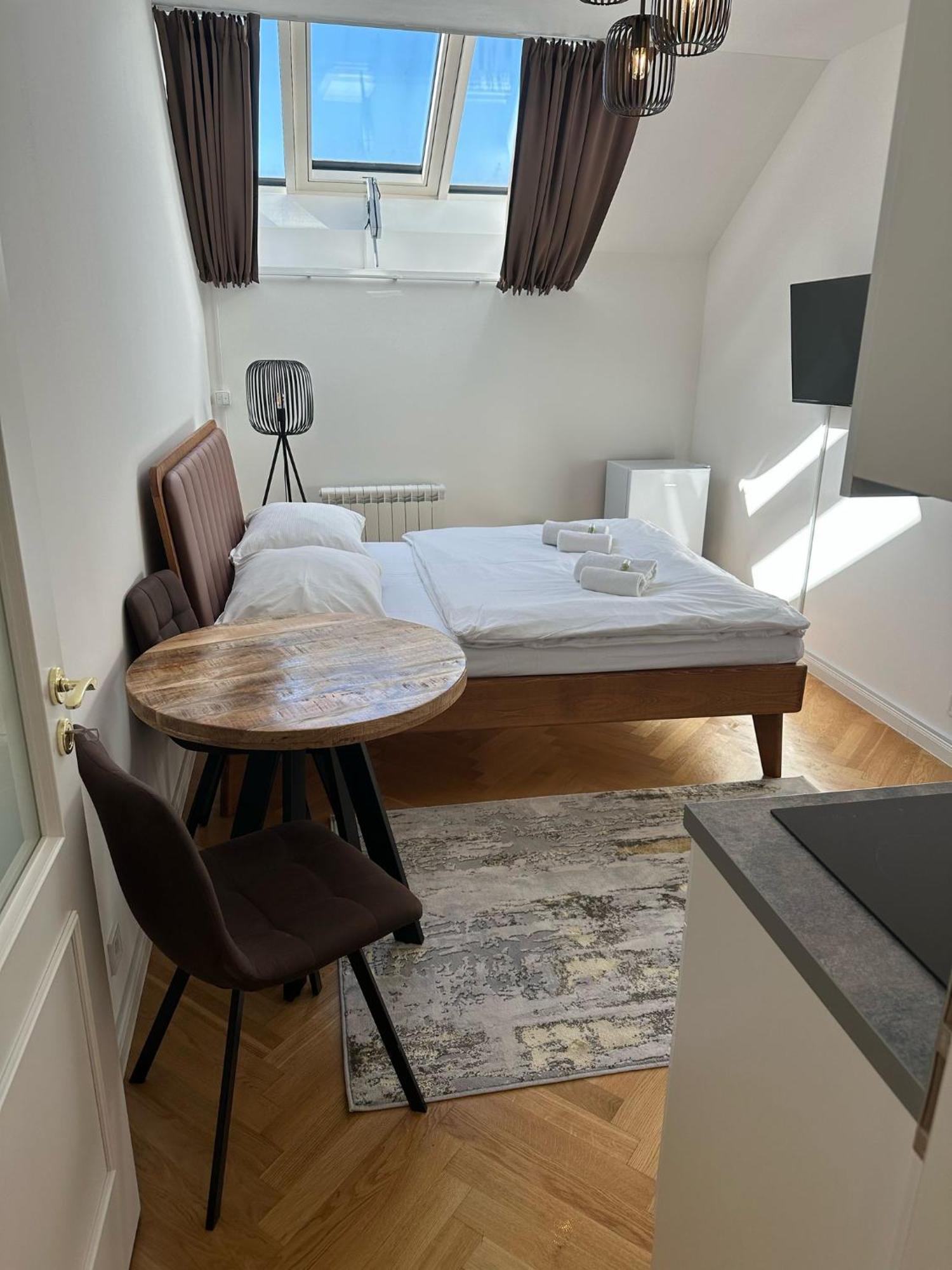 Rasinovo Nabrezi - Riverside Residence Прага Екстериор снимка
