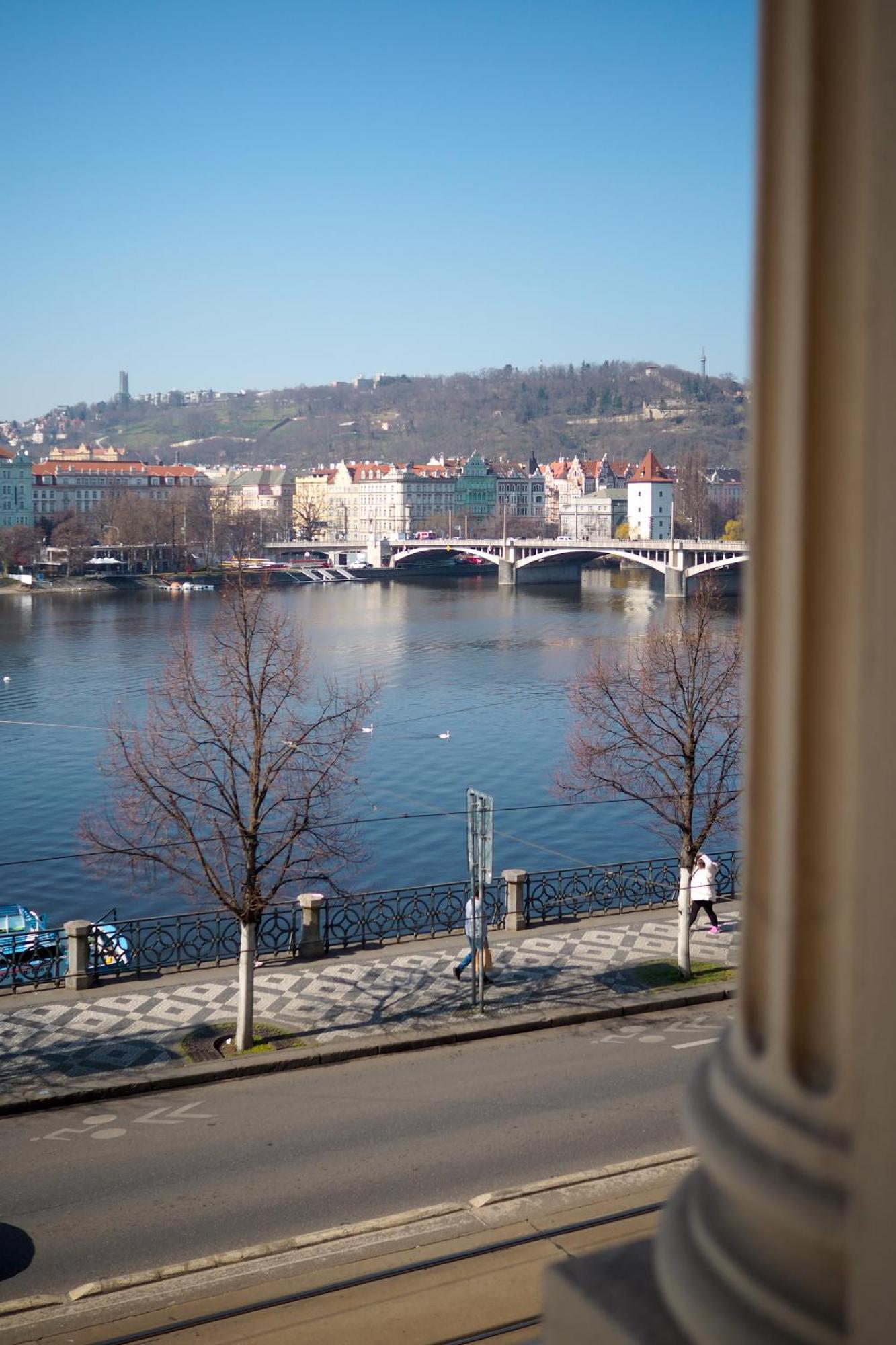 Rasinovo Nabrezi - Riverside Residence Прага Екстериор снимка