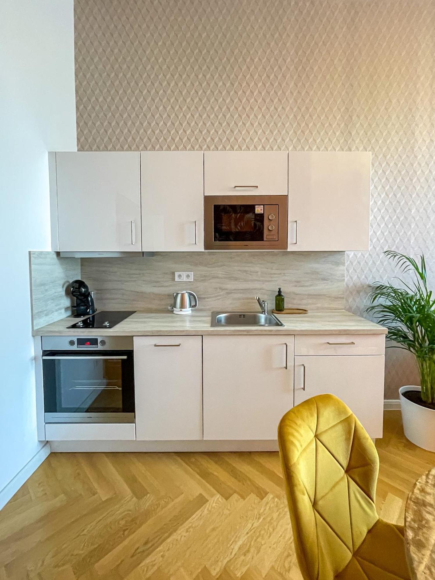Rasinovo Nabrezi - Riverside Residence Прага Екстериор снимка