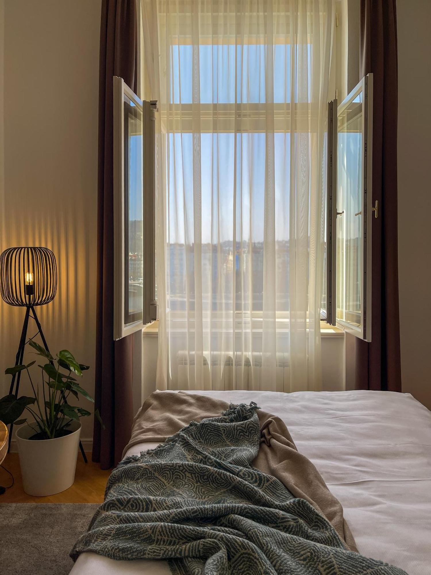 Rasinovo Nabrezi - Riverside Residence Прага Екстериор снимка