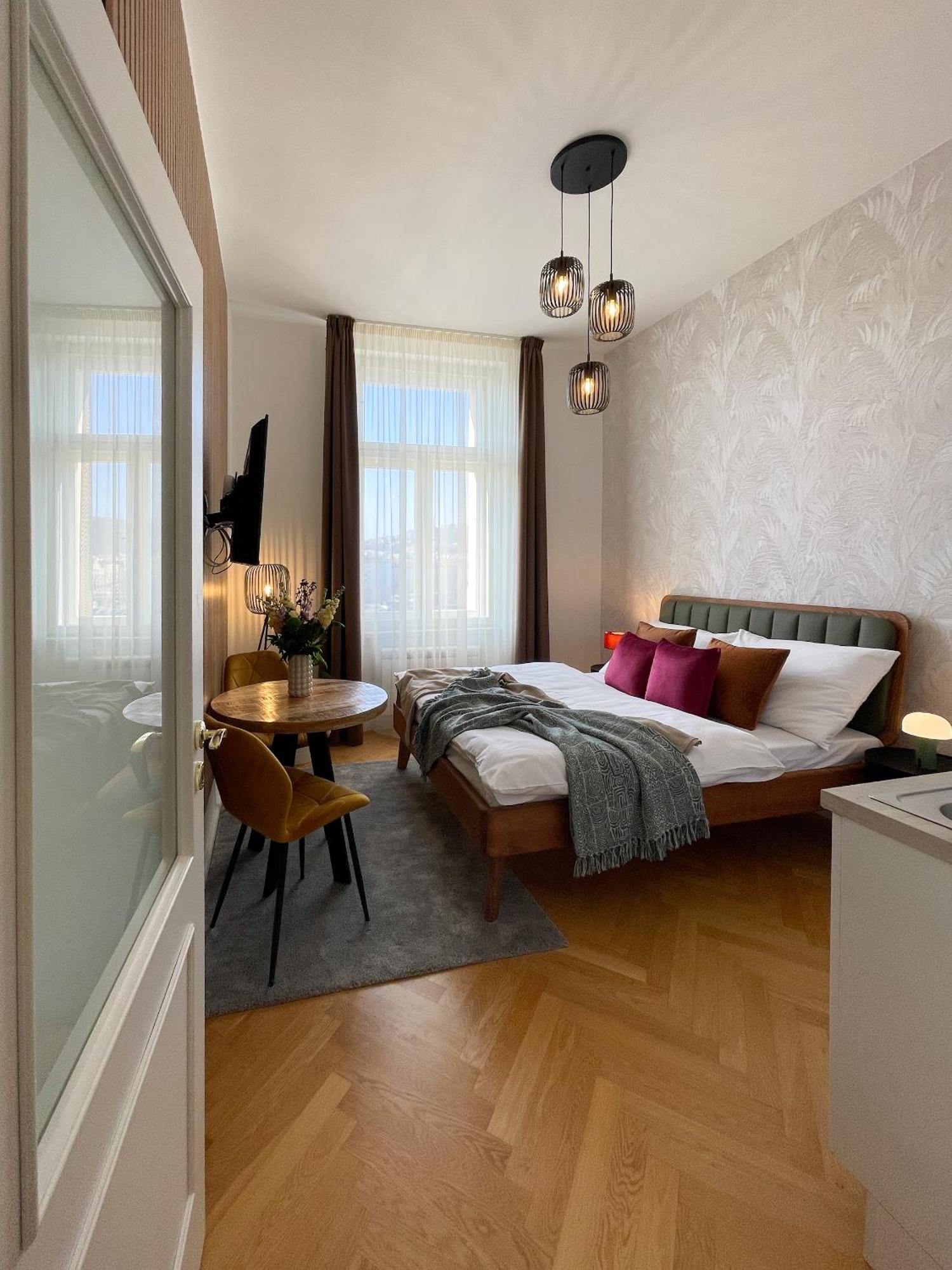 Rasinovo Nabrezi - Riverside Residence Прага Екстериор снимка